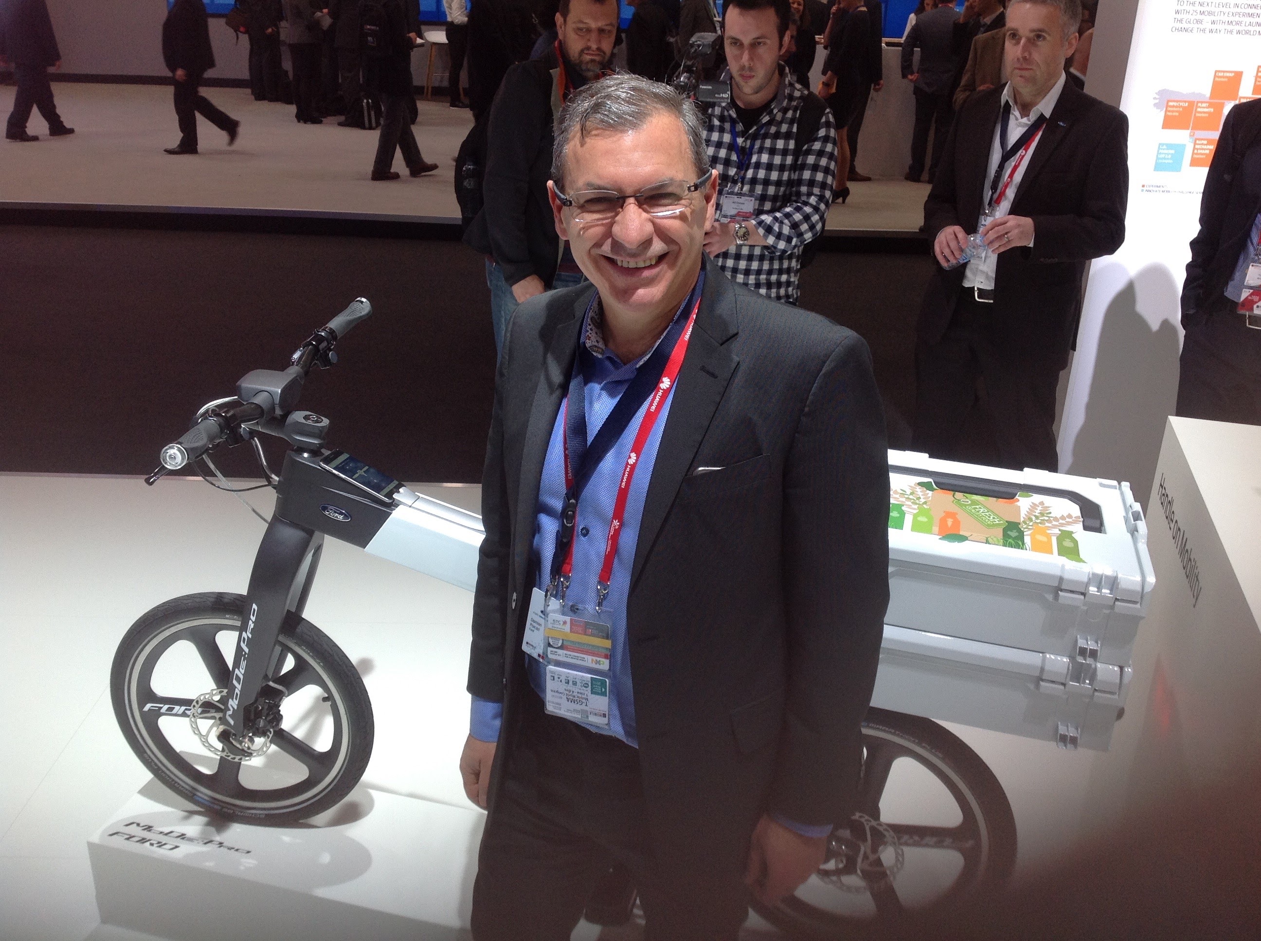 Damian Porcari at Mobile World Congress 2015 with Ford MoDe:Pro eBike